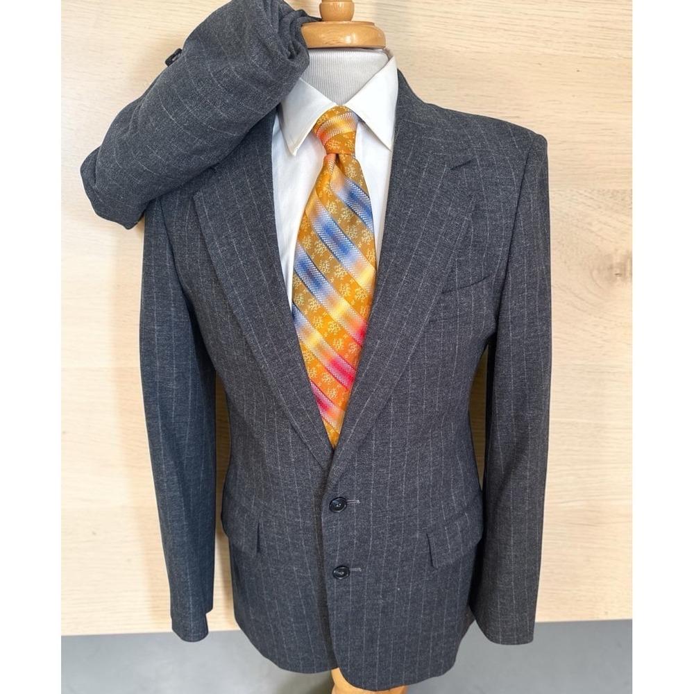 VTG Futura Custom Gray Stripe Wool Flannel 2 Pc Suit Jacket Sz 38S Pants 32 x 28